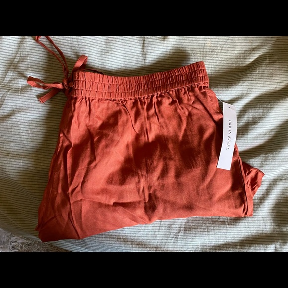 High Waisted Ruffled-hem Shorts - Picture 1 of 2